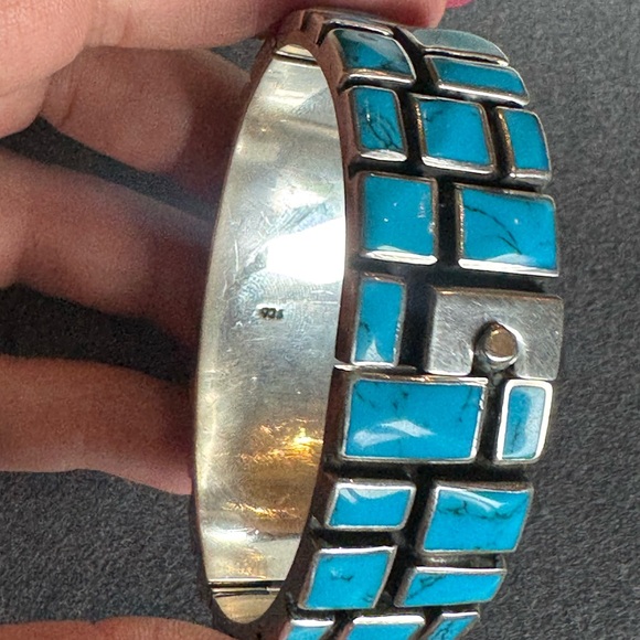 Vintage Sterling silver and turquoise hinged bracelet - Picture 3 of 15